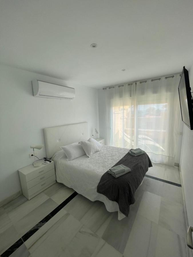 Apart 3 EN PRIMERA LÍNEA DE PLAYA CON TERRAZA Y VISTAS AL MAR Almeria Exterior foto