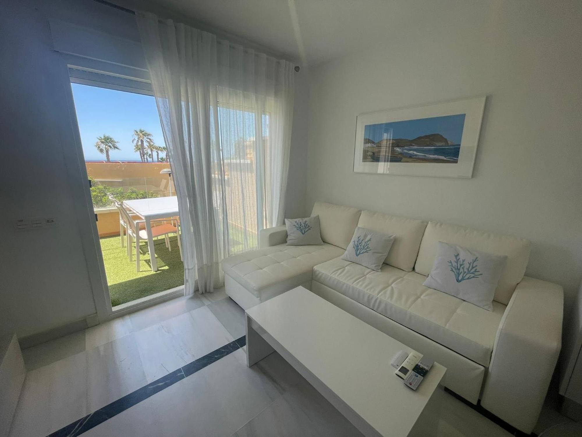 Apart 3 EN PRIMERA LÍNEA DE PLAYA CON TERRAZA Y VISTAS AL MAR Almeria Exterior foto